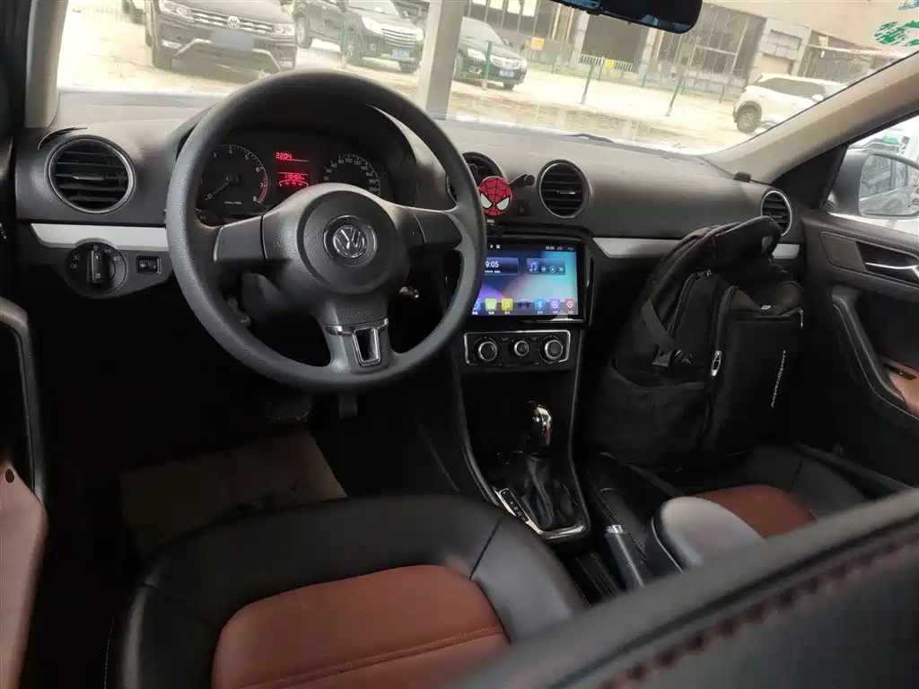 Volkswagen Jetta 2013 1.6L Automatic Comfort фото 6