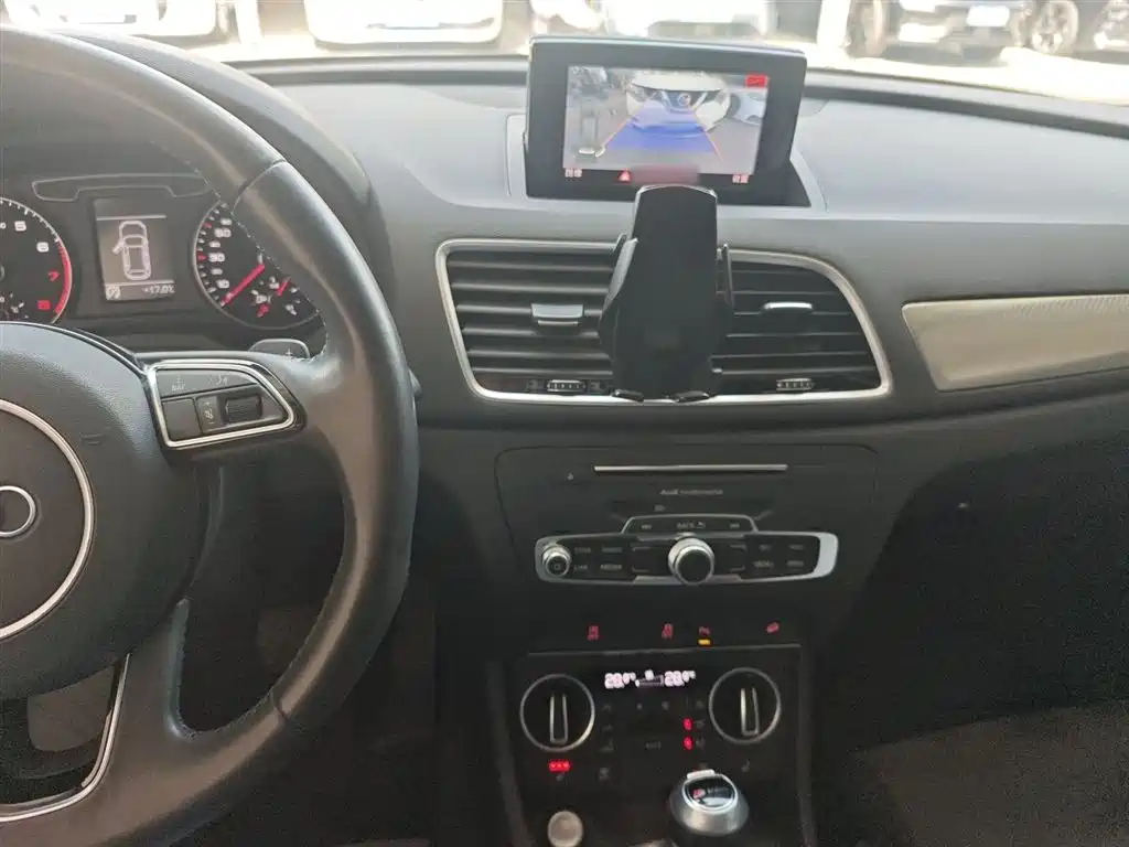 Audi Q3 2018 30th Anniversary Edition 35 TFSI Sport фото 6