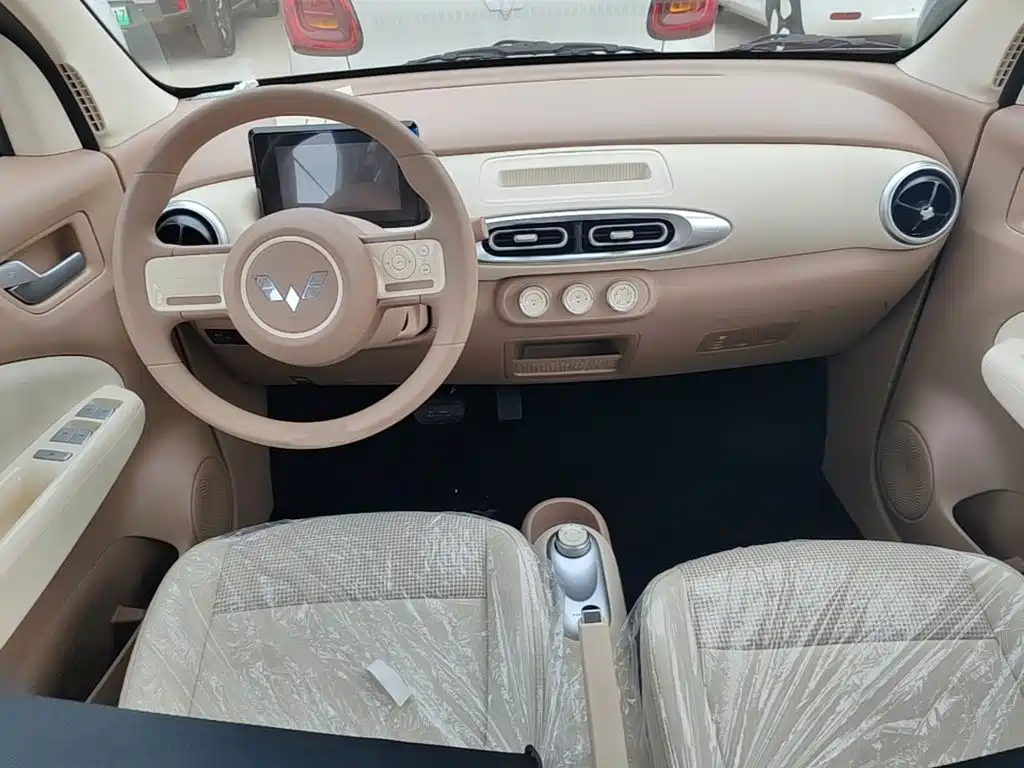 Wuling Motors Hongguang MINIEV 2026 2025 4-Door Advanced