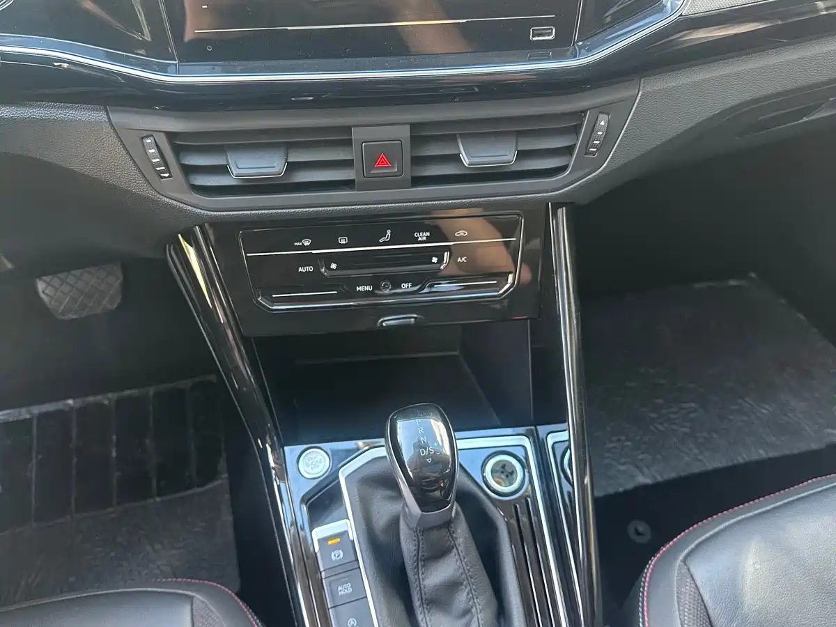 Volkswagen Tayron 2022 280TSI 2WD Luxury Smart Connect Edition фото 16