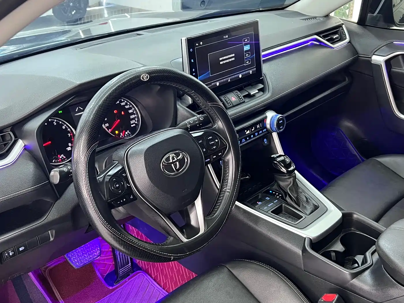 Toyota Wildlander 2022 2.0L CVT FWD Luxury Edition фото 14