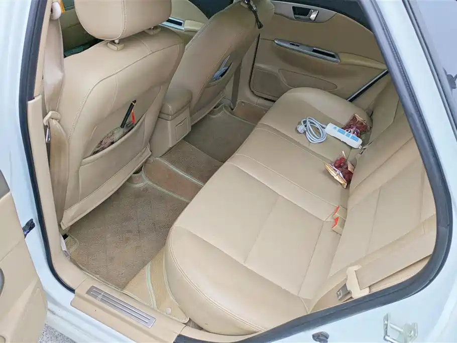 Buick Excelle 2013 1.5L Manual Classic Edition фото 11