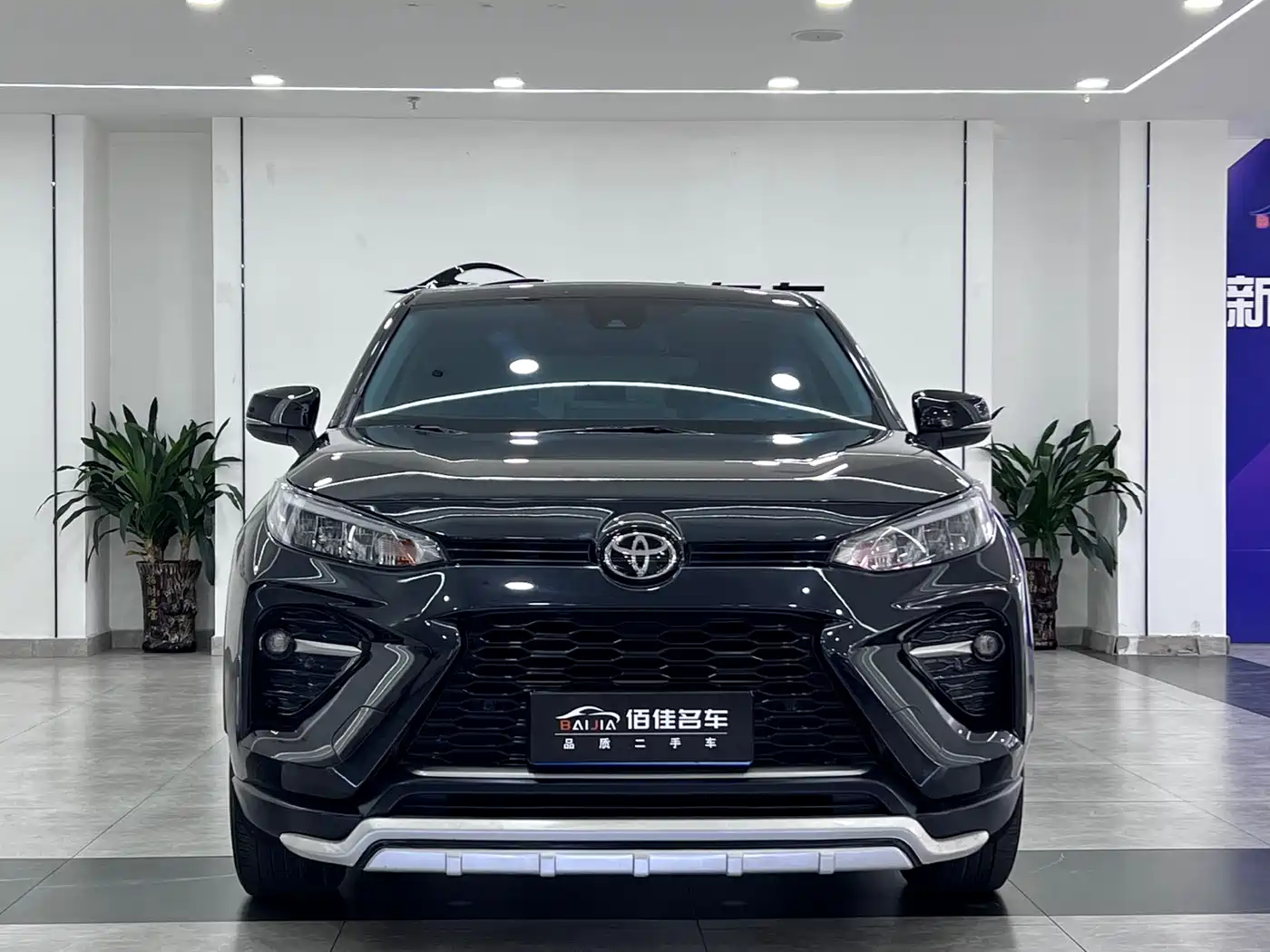 Toyota Wildlander 2022 2.0L CVT FWD Luxury Edition фото 2