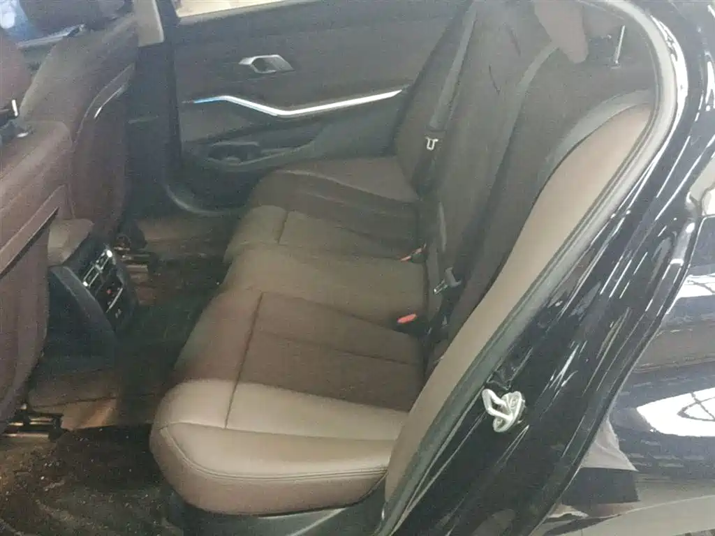 BMW 3 Series 2024 325Li M Sport Package фото 17