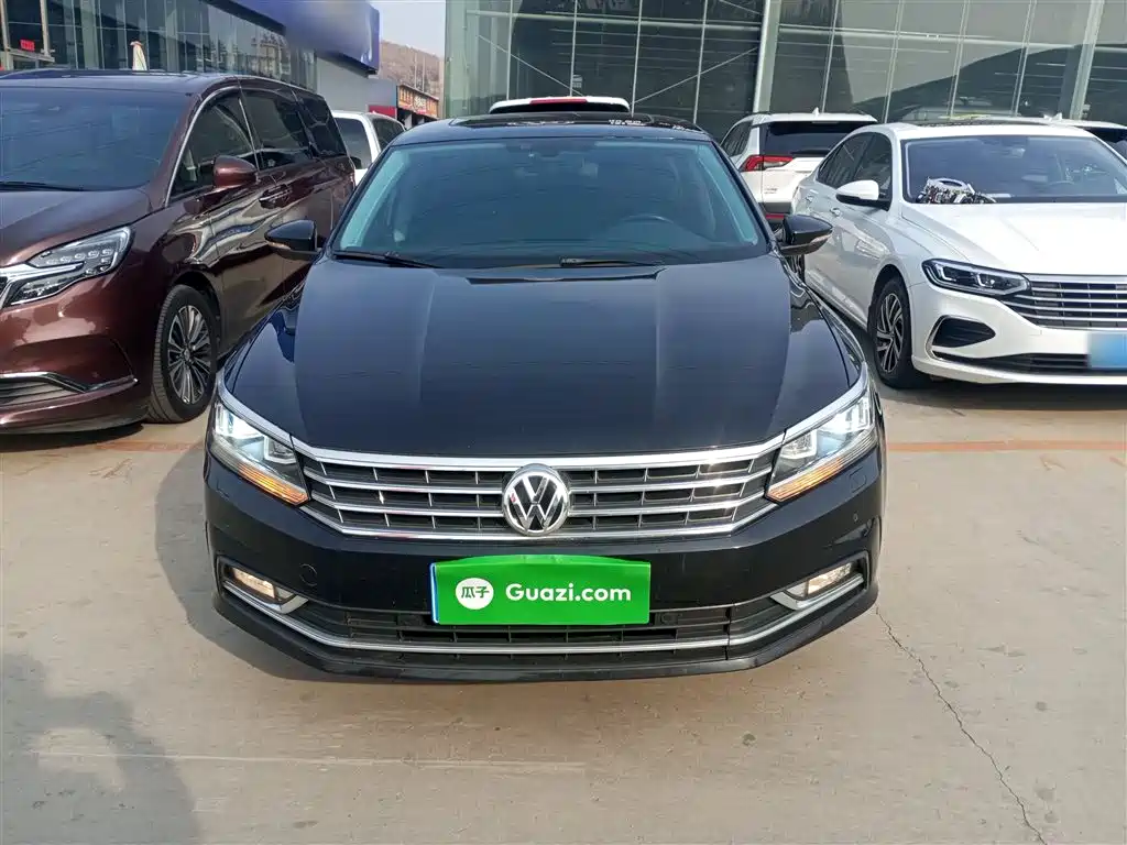 Volkswagen Passat 2017 330TSI DSG Luxury фото 3