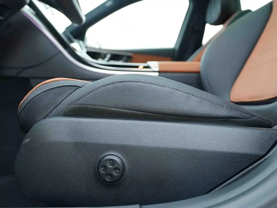 Mercedes-Benz C-Class 2024 C 260 L Sport фото 13