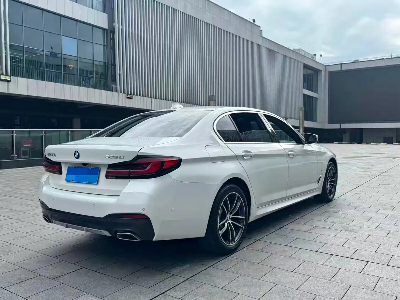 BMW 5 Series 2022 525Li M Sport Package фото 9