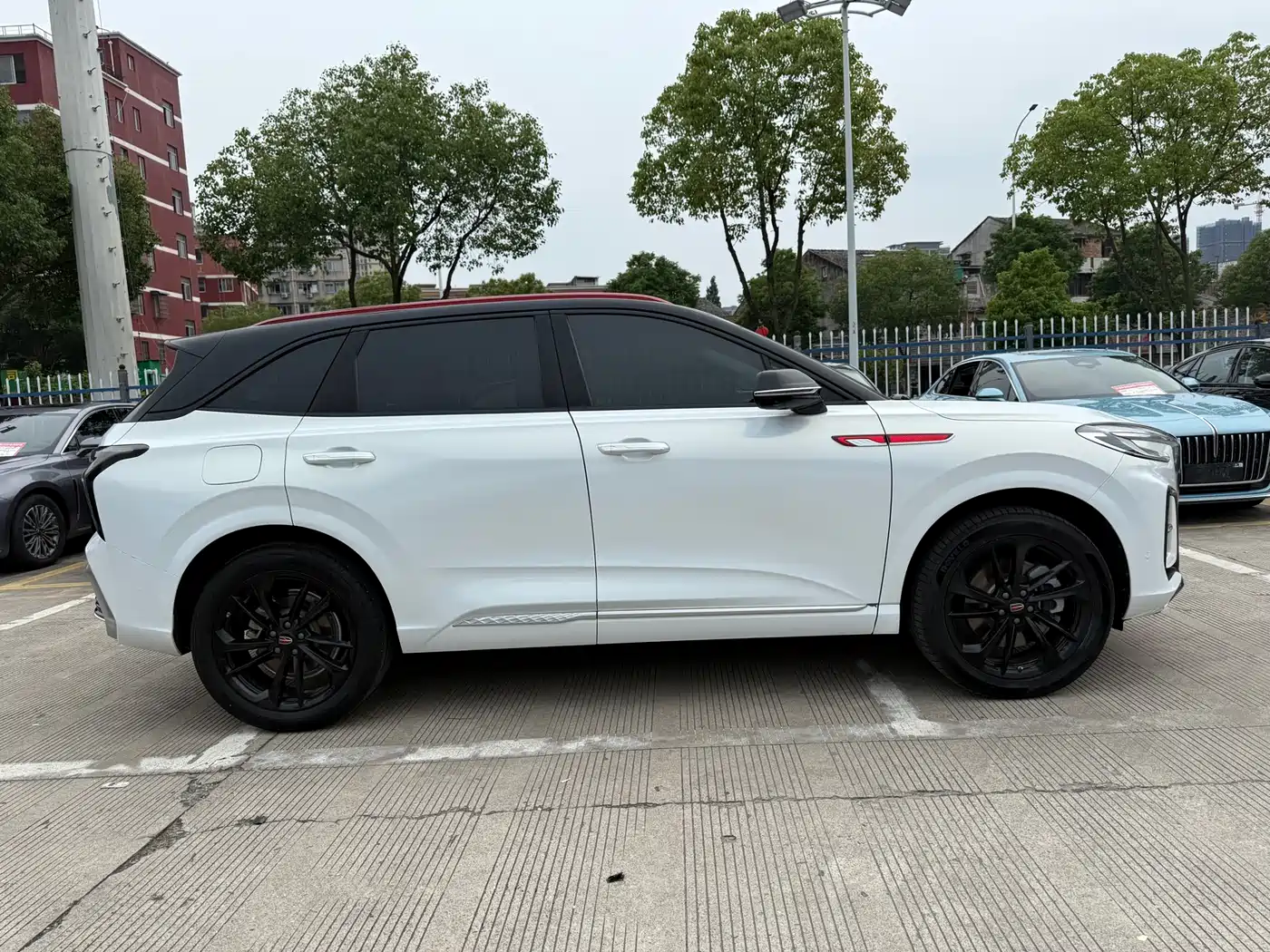 Hongqi HS3 2023 2.0T 4WD Achievement Edition фото 4