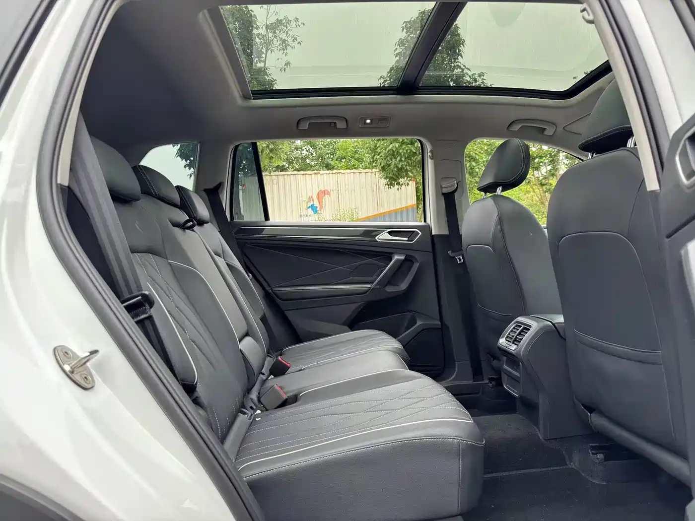 Volkswagen Tiguan L 2025 Model 300TSI Auto 2WD Dragon Edition фото 11