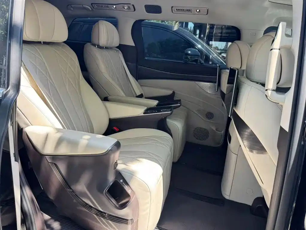 Denza D9 2025 DM-i Smart Drive Edition 1020 AWD Prestige фото 23
