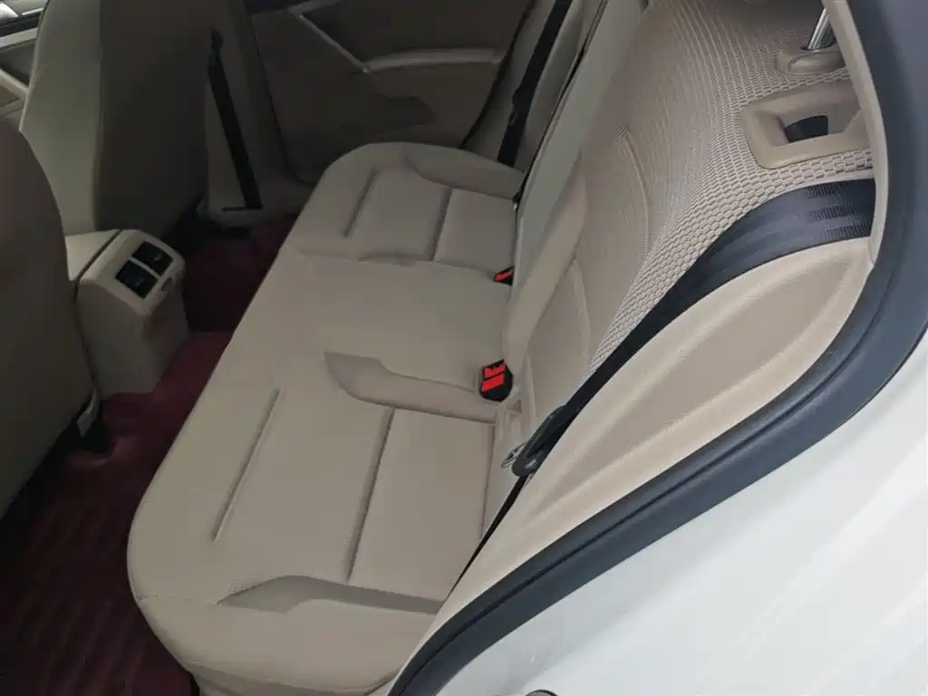 Volkswagen Golf 2016 230TSI Automatic Comfort фото 17