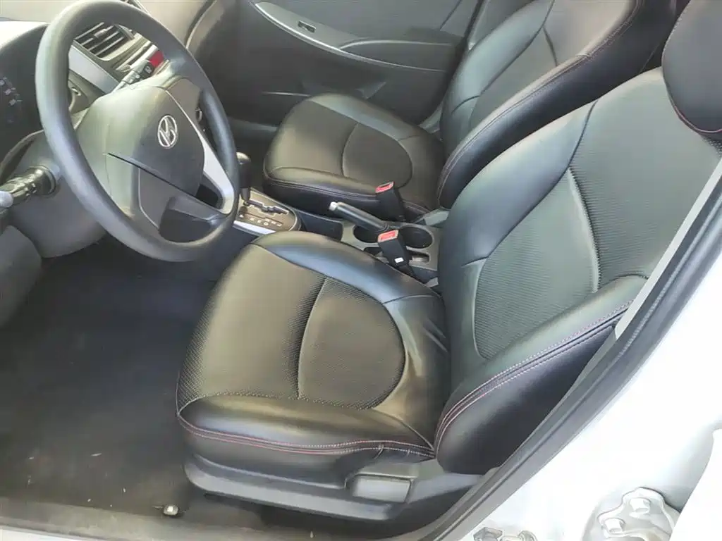 Hyundai Reina 2014 Model 1.4L Automatic GLX фото 15