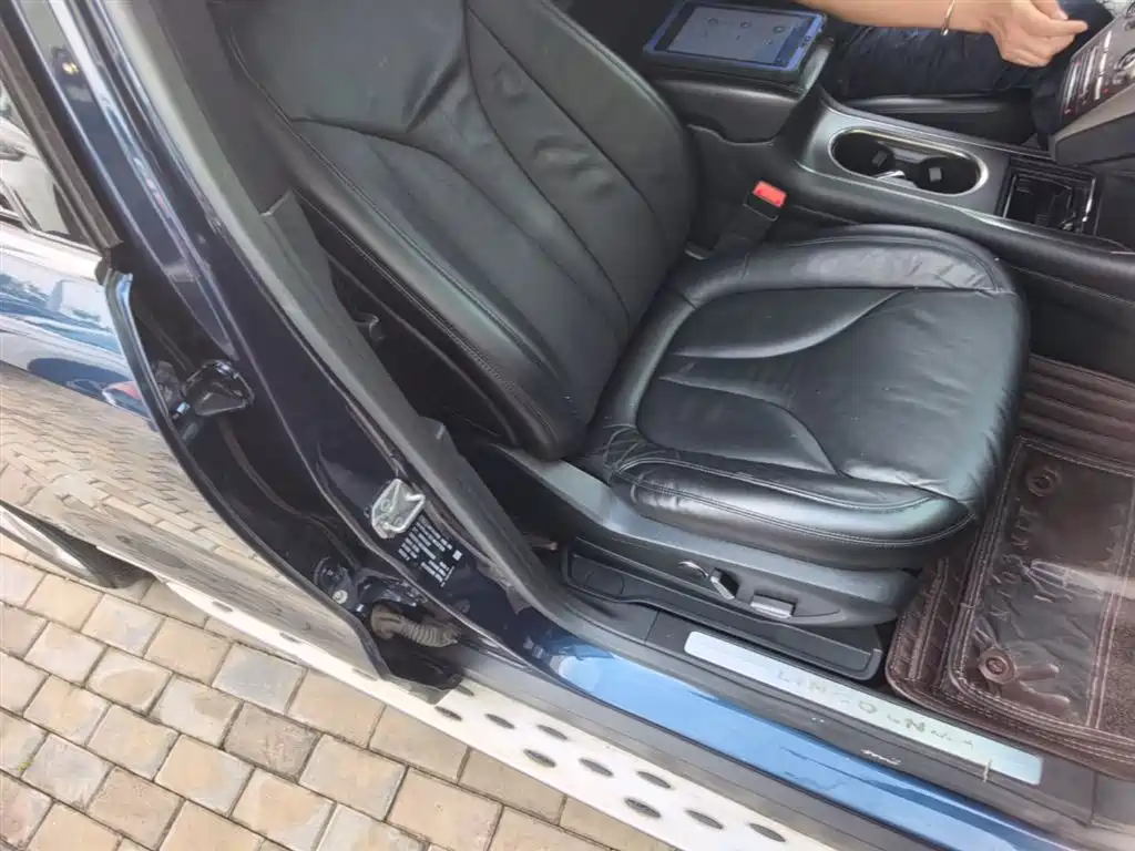 Фото 25 - Lincoln MKC
