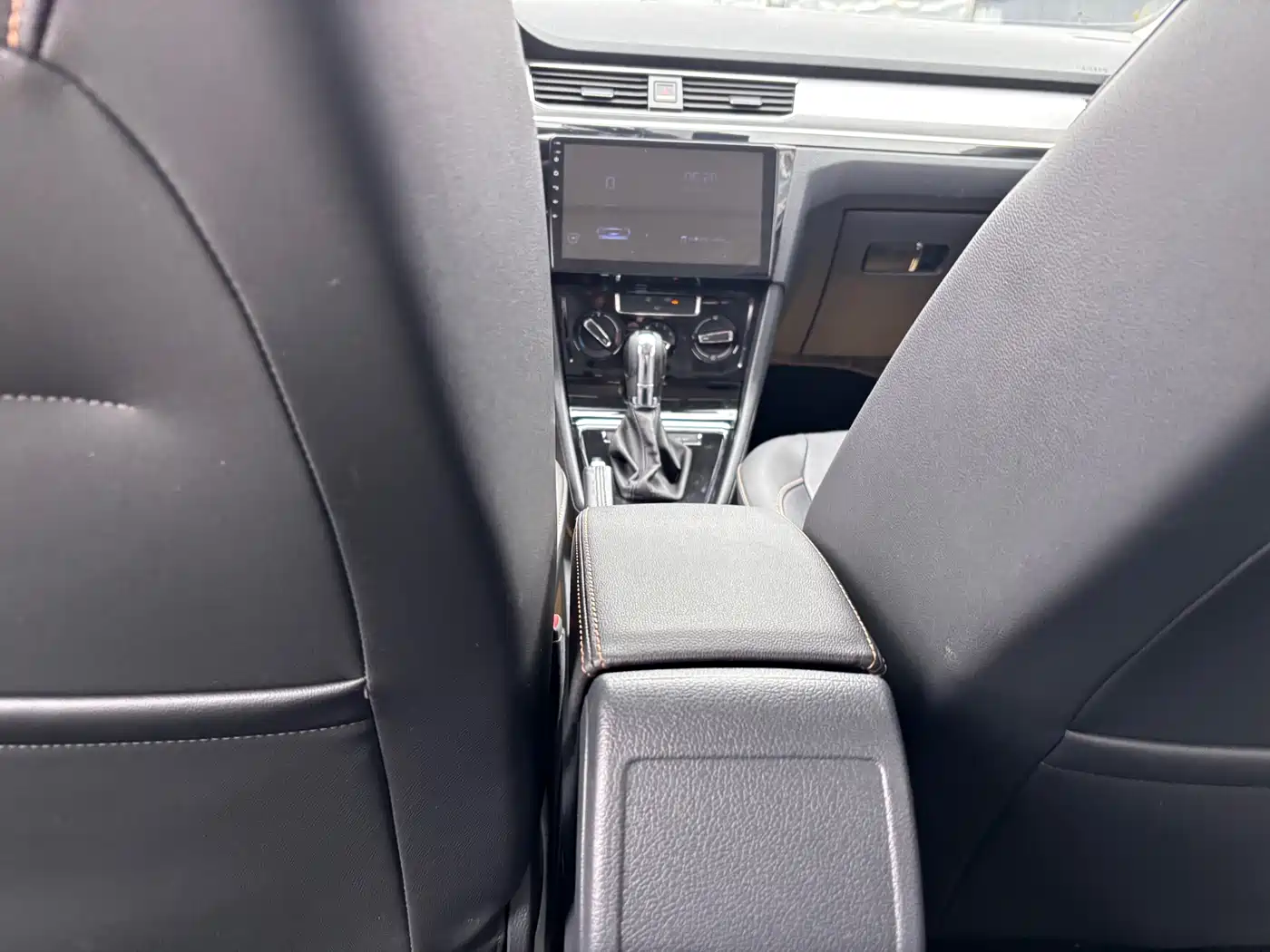 Volkswagen Bora 2018 1.5L Automatic Comfort фото 11