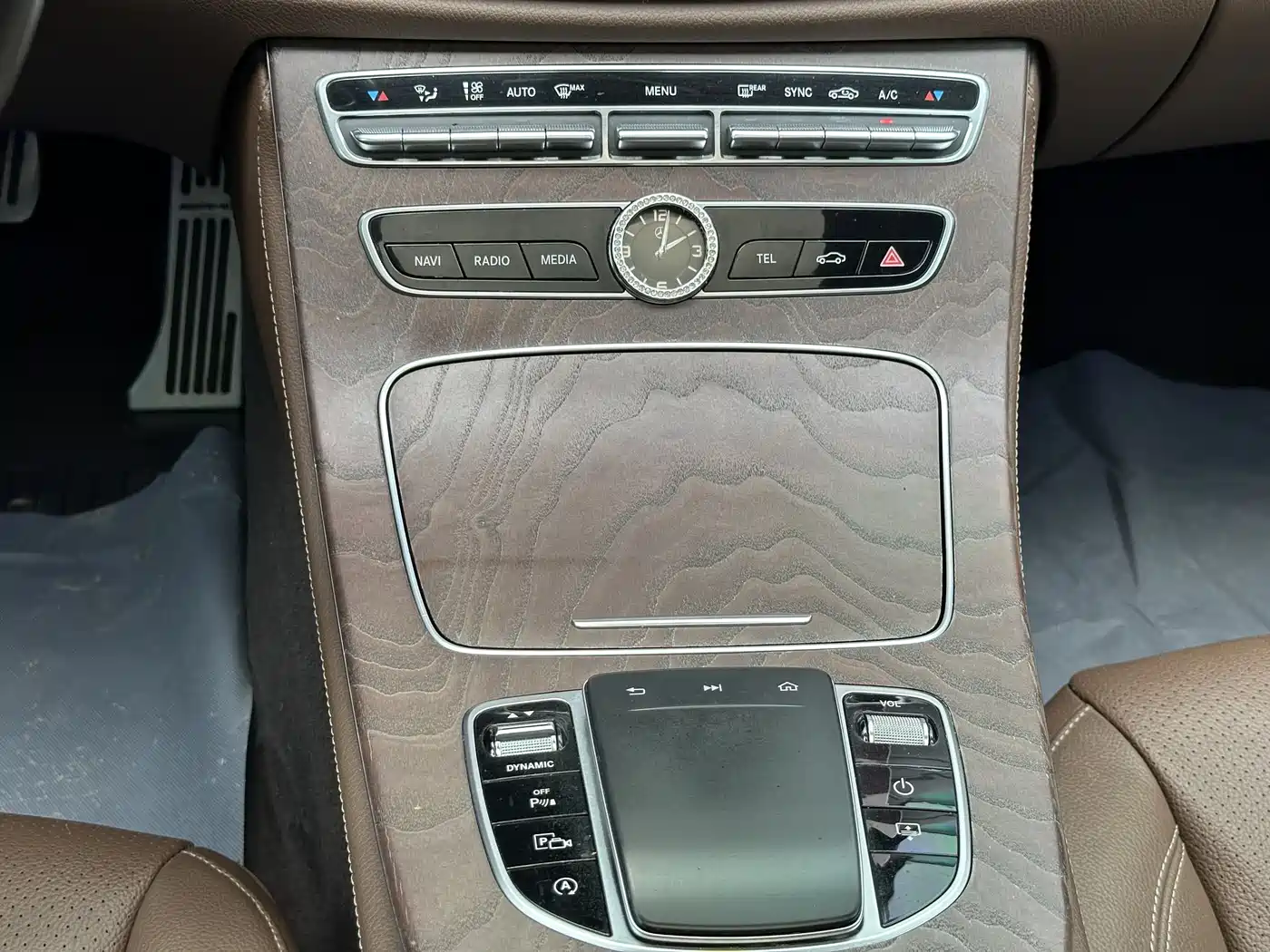 Mercedes-Benz E-Class 2020 E 300 L Luxury Model фото 12