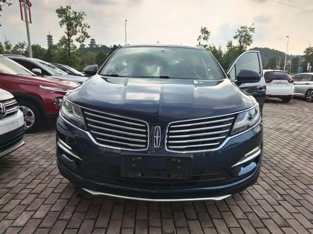 Фото 3 - Lincoln MKC