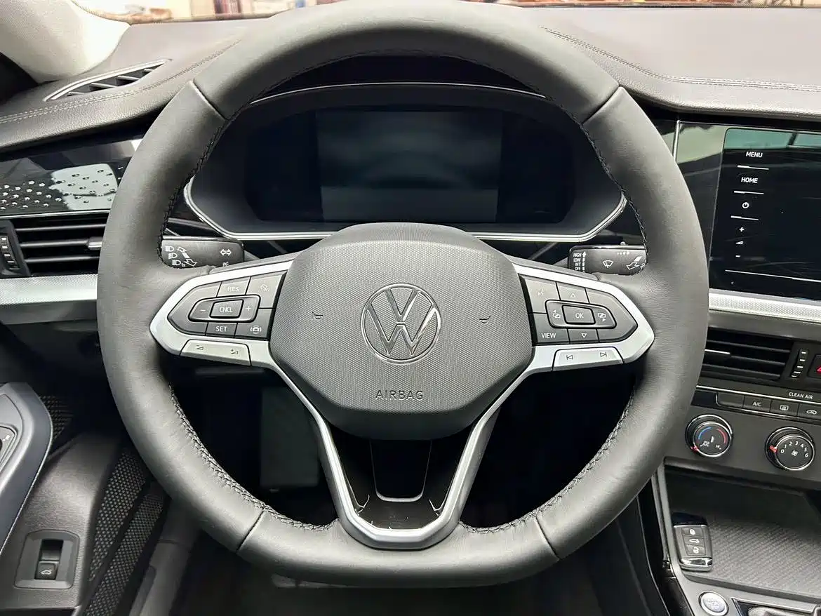 Volkswagen Passat 2022 280TSI Elite Edition фото 14