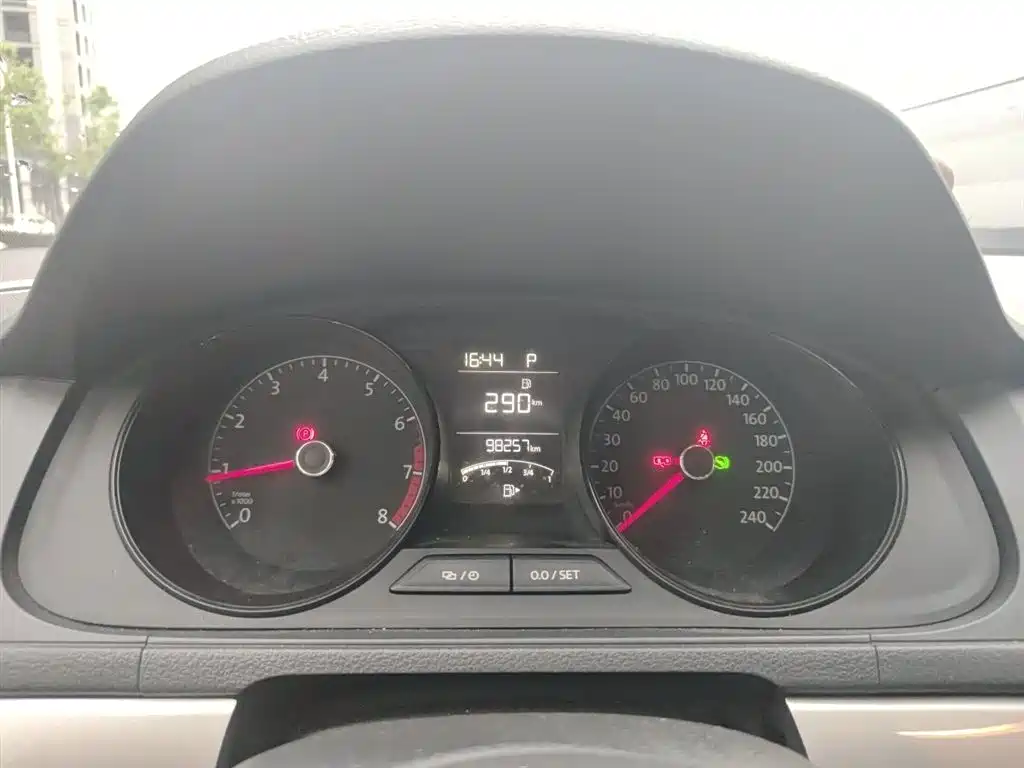 Volkswagen Lavida 2017 1.6L Automatic Trend Edition фото 12