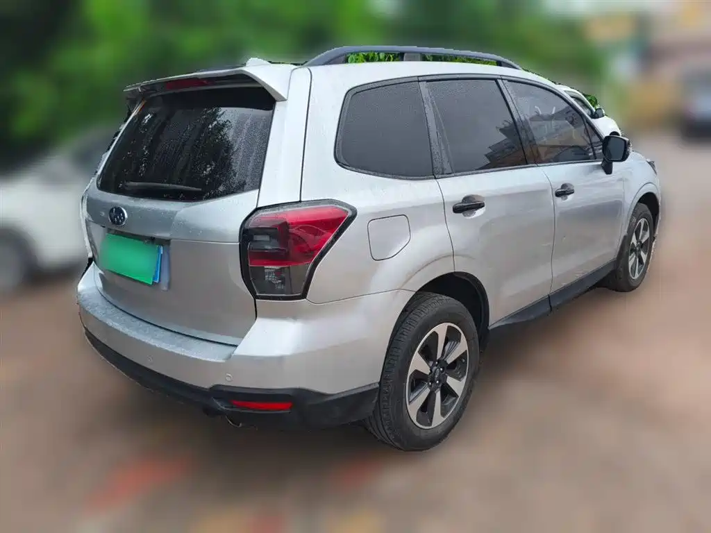 Subaru Forester 2016 2.5i Luxury Navigation Edition фото 6