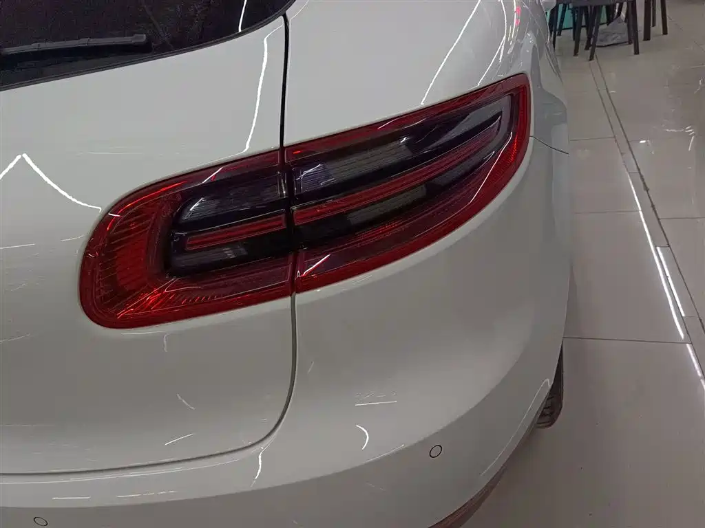 Porsche Macan 2017 Macan 2.0T фото 24