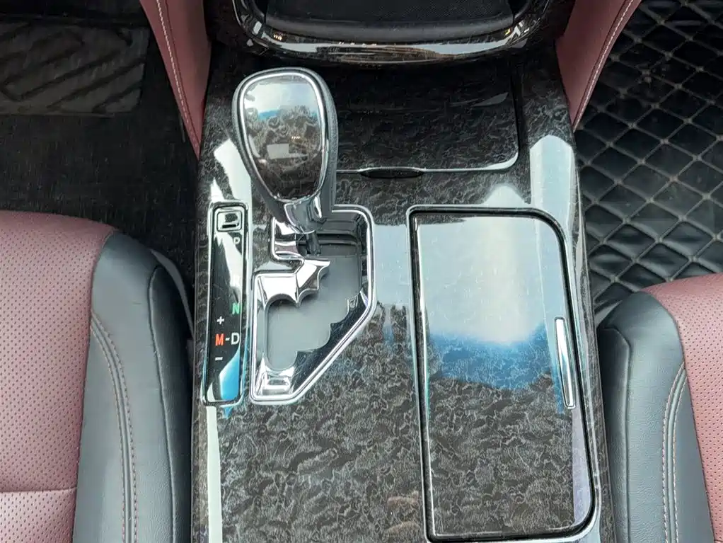 Toyota Crown 2018 2.0T Sport Edition фото 6