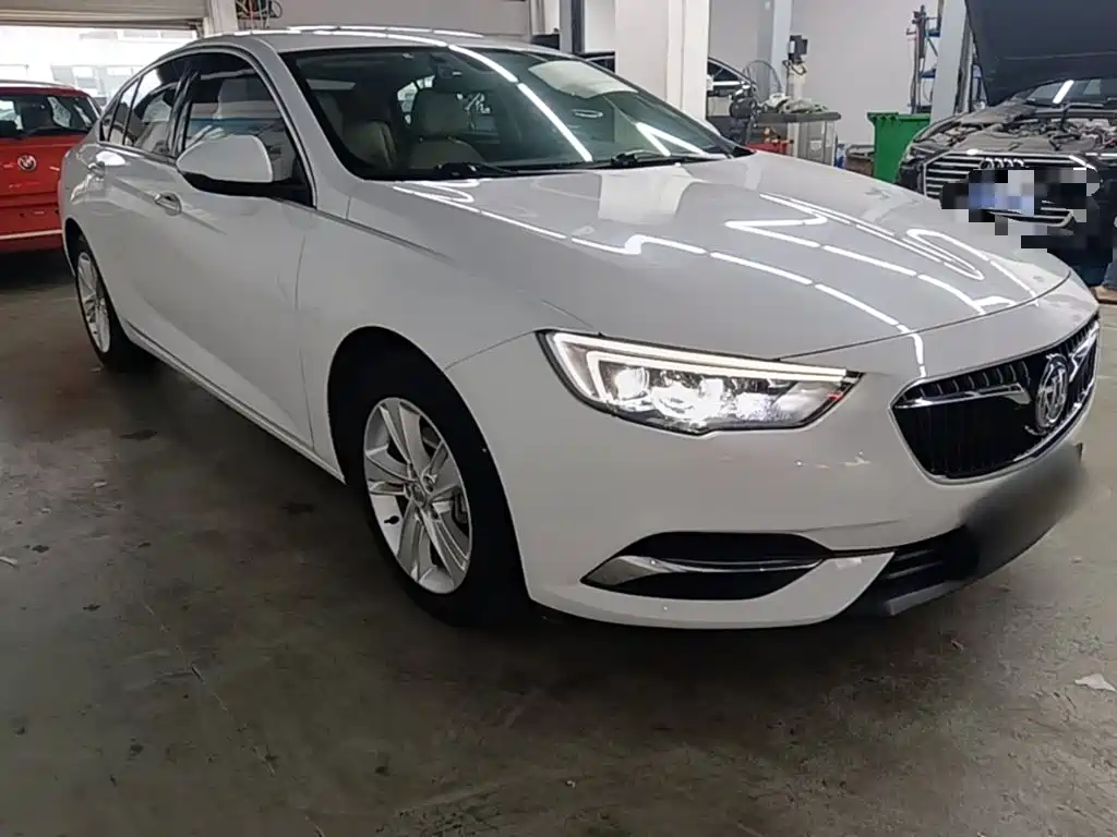 Фото 4 - Buick Regal