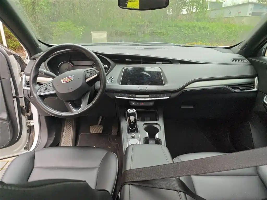 Cadillac XT4 2020 28T FWD Leading Trim фото 5