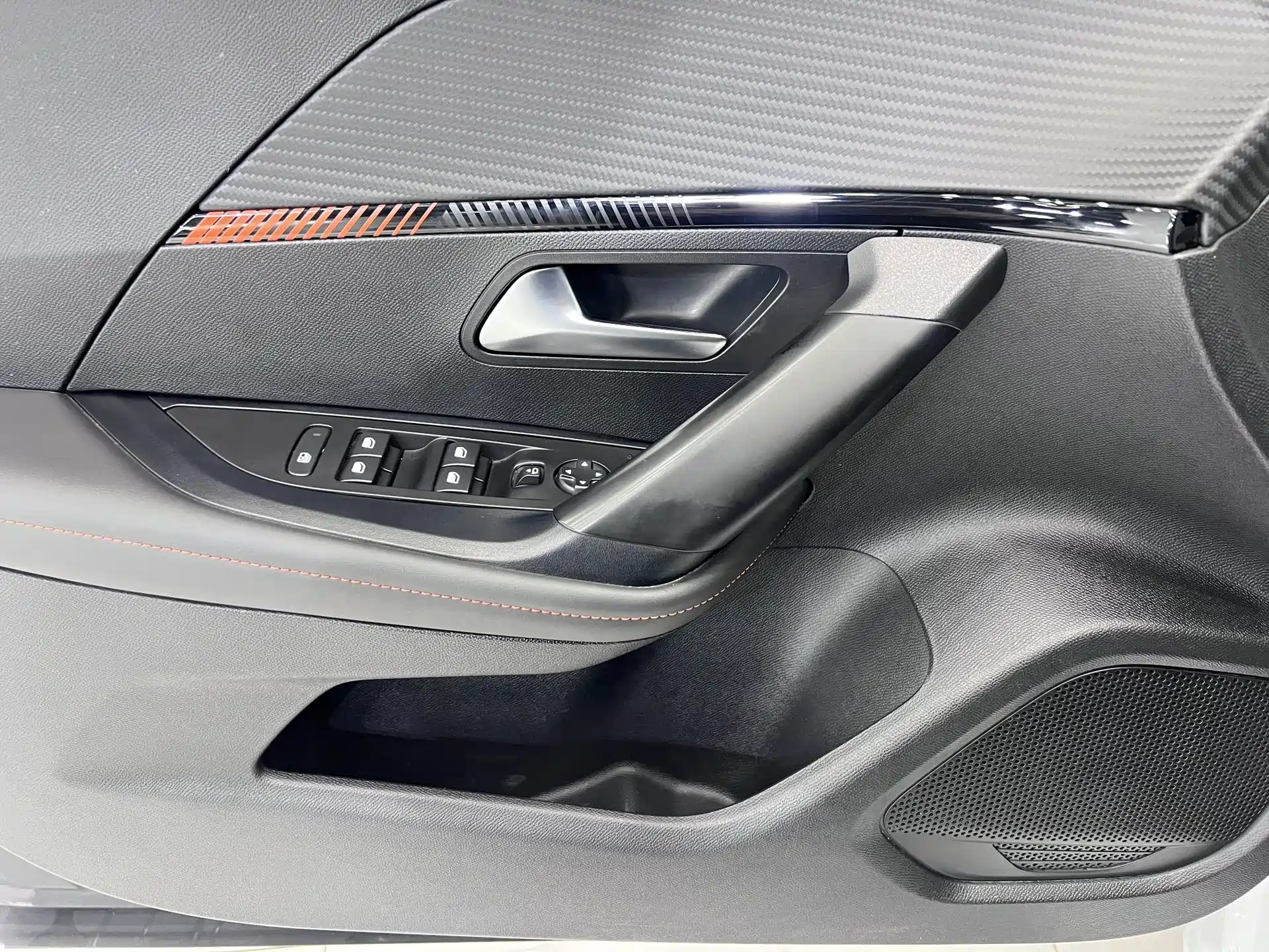 Photo 17 - Peugeot 2008