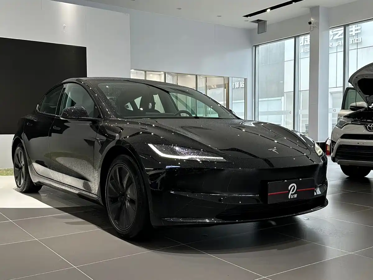 Tesla Model 3 2026 2025 Long Range All-Wheel Drive
