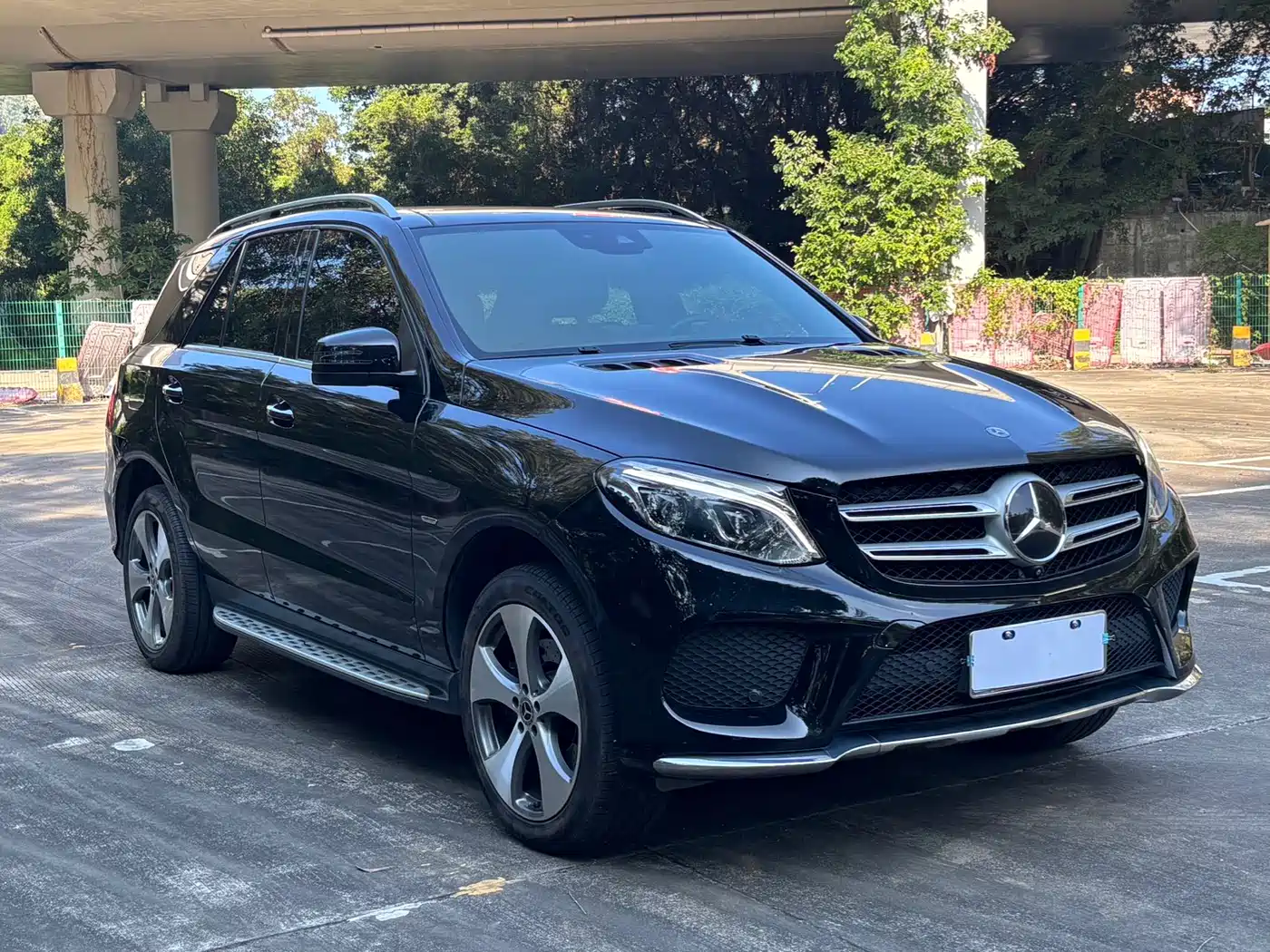 Mercedes-Benz GLE 2018 GLE 320 4MATIC Luxury Ultimate Edition фото 3