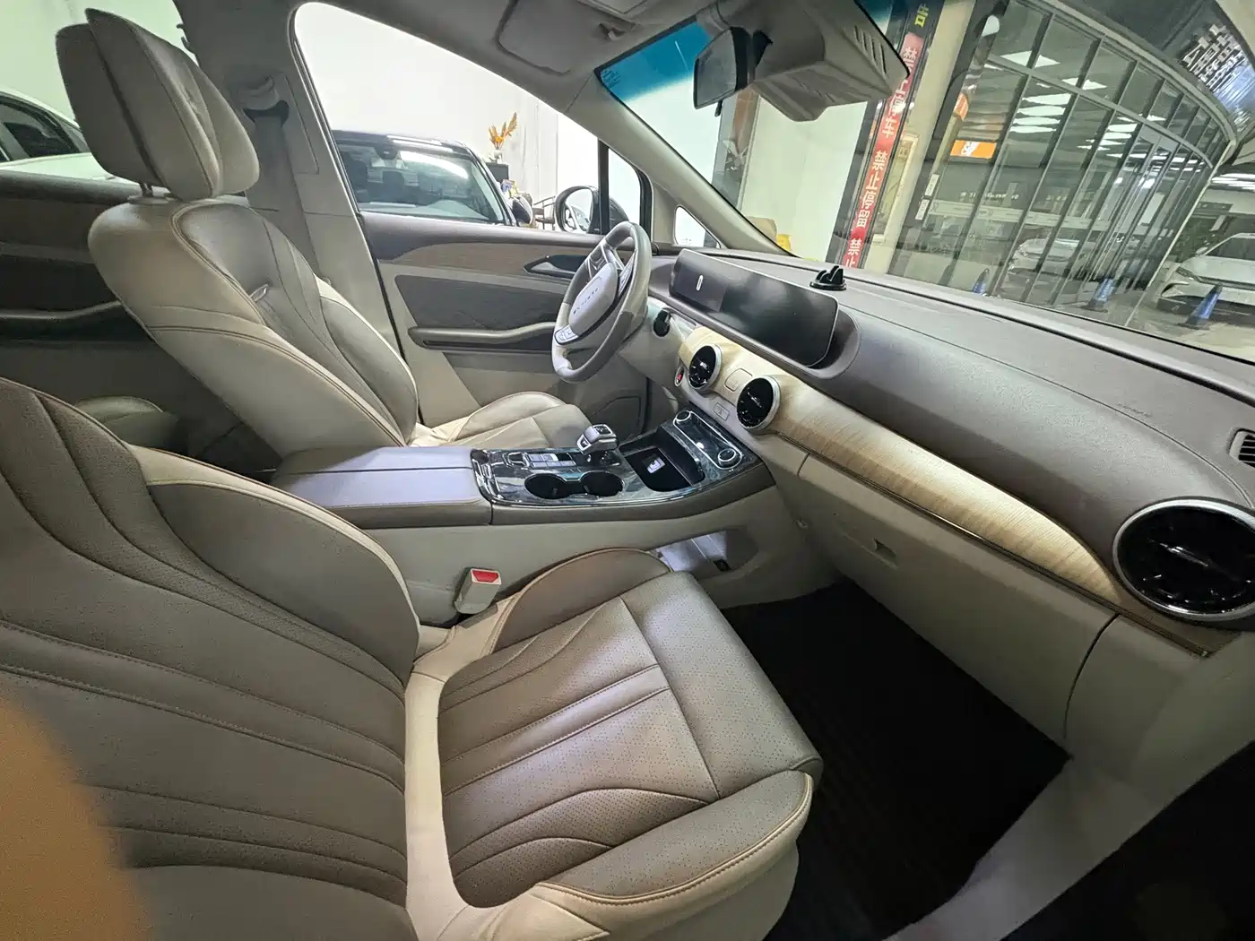 Dongfeng Fengxing Fengxing Yacht 2023 2022 1.5T DCT Chase the Wind Edition