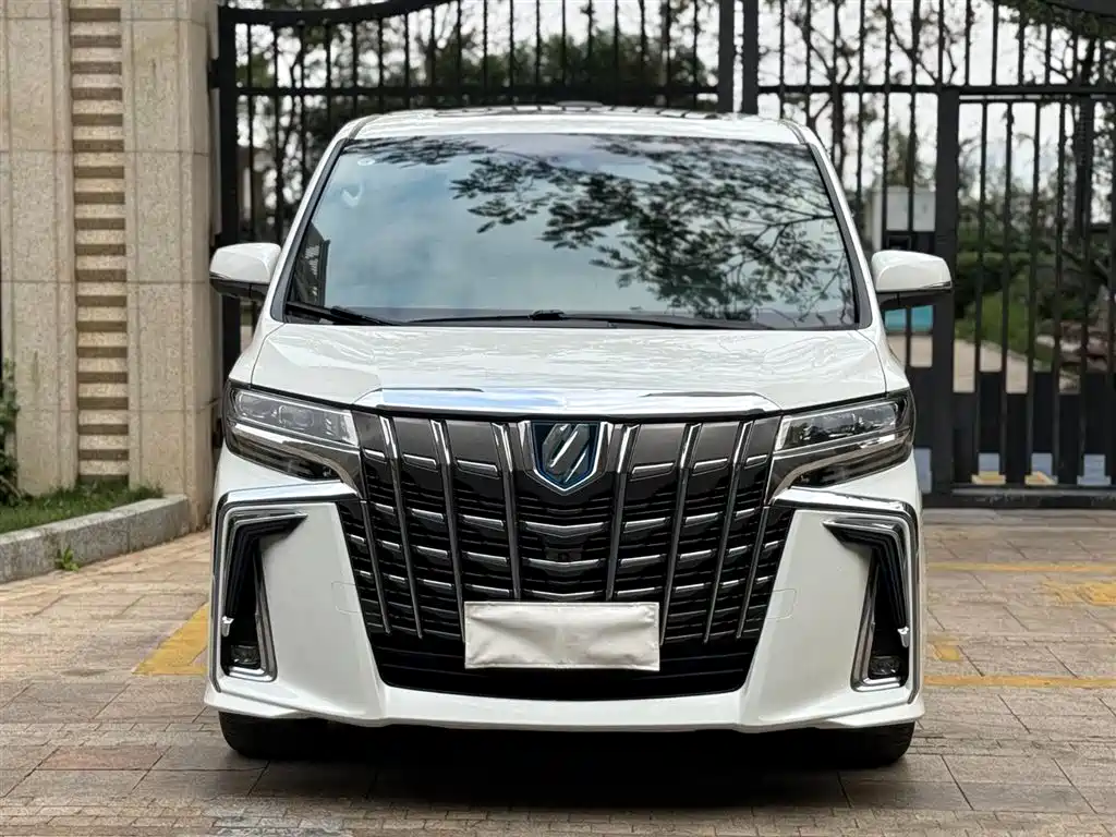 Toyota Alphard 2019 Hybrid 2.5L Luxury фото 3