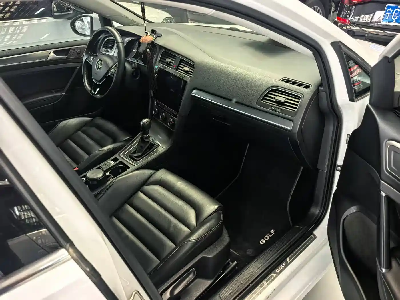 Volkswagen Golf 2016 230TSI Automatic Luxury фото 13