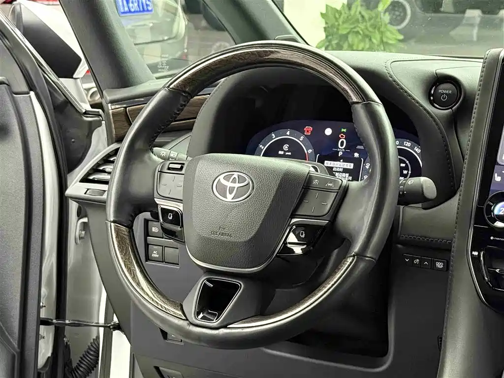 Toyota Alphard 2024 Hybrid 2.5L Ultimate Enjoyment Edition фото 10
