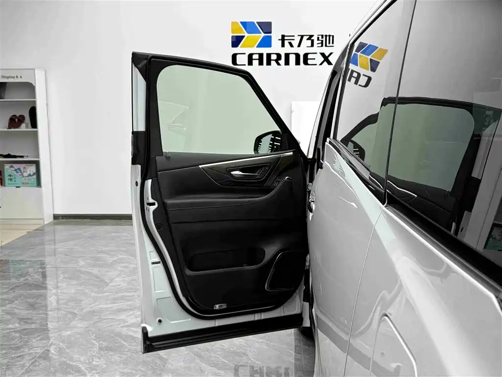 Toyota Alphard 2024 Hybrid 2.5L Ultimate Enjoyment Edition фото 6