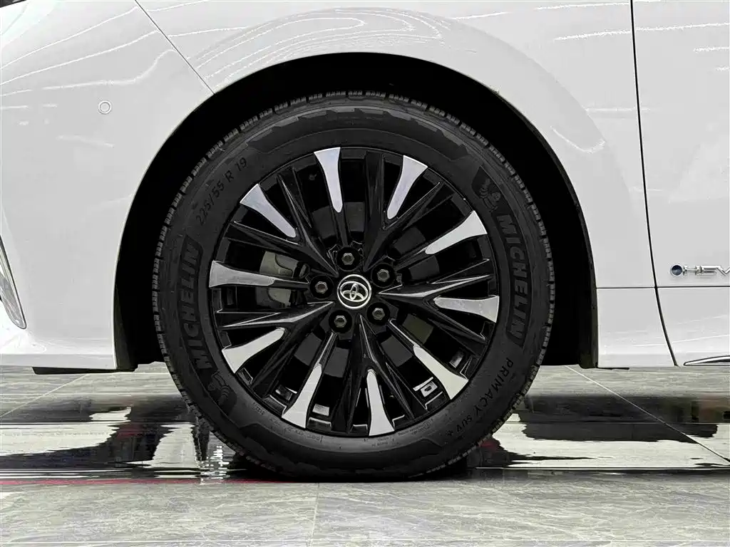 Toyota Alphard 2024 Hybrid 2.5L Ultimate Enjoyment Edition фото 5