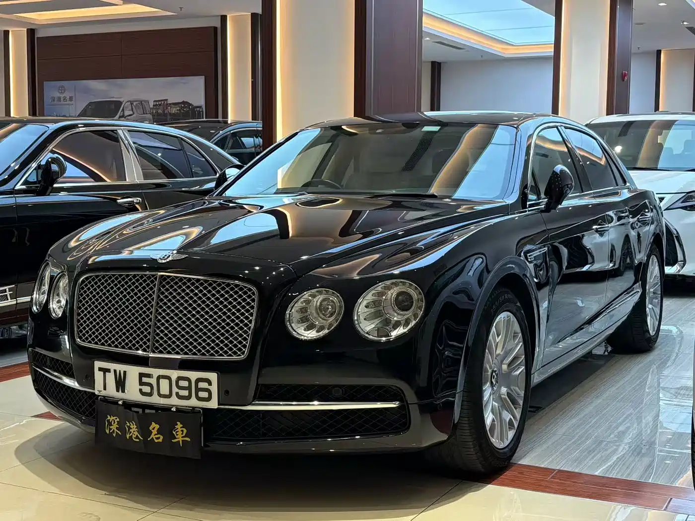 Bentley Flying Spur 2013 6.0T W12 Mulliner фото 3