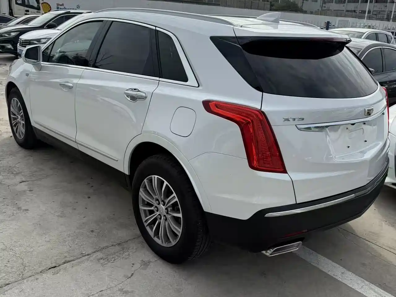 Cadillac XT5 2017 2016 28T AWD Technology Model