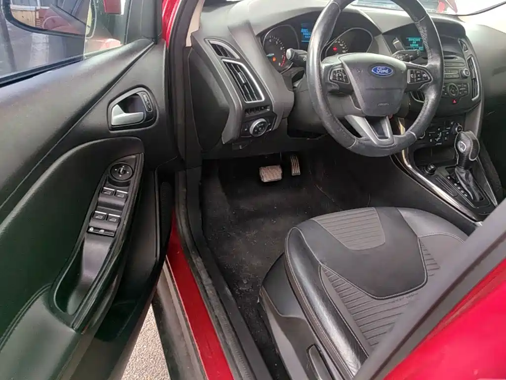 Photo 16 - Ford Focus