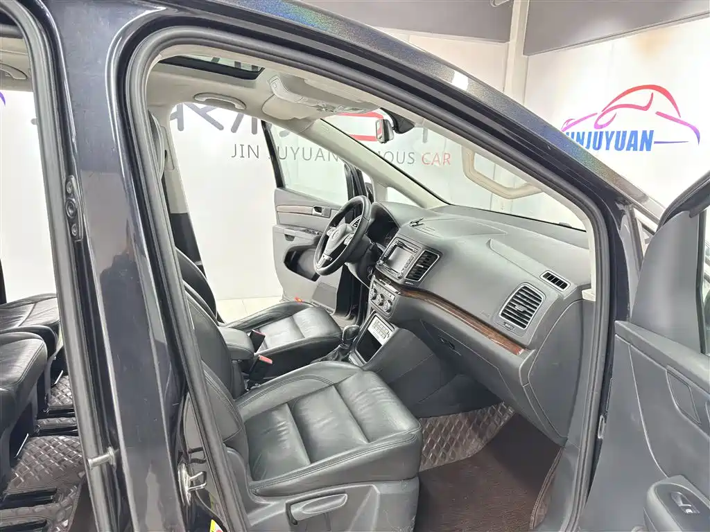 Volkswagen Sharan 2014 2.0TSI Comfort фото 16
