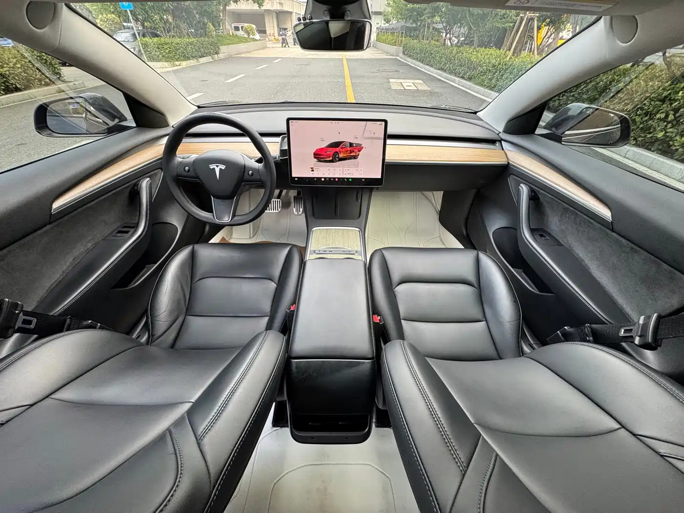 Фото 15 - Tesla Model 3