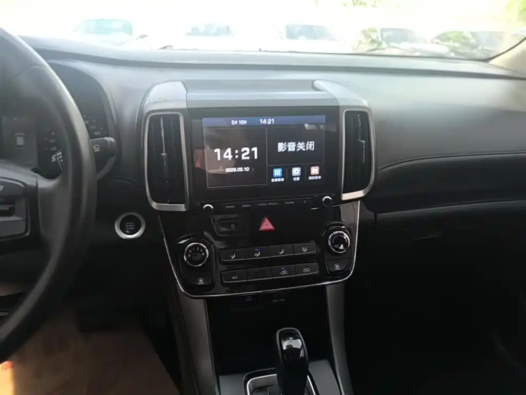 Hyundai Beijing Hyundai ix35 2018 2.0L Automatic 2WD Zhiyong·Enjoyment Edition фото 13