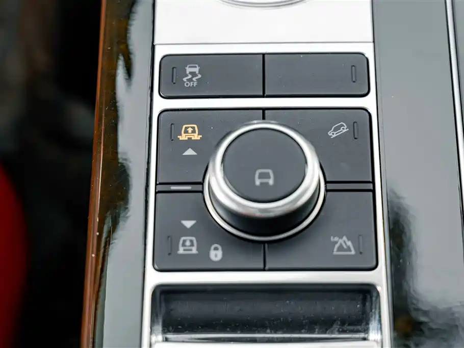 Land Rover Range Rover 2021 3.0 L6 Heritage Extended Classic Edition фото 15