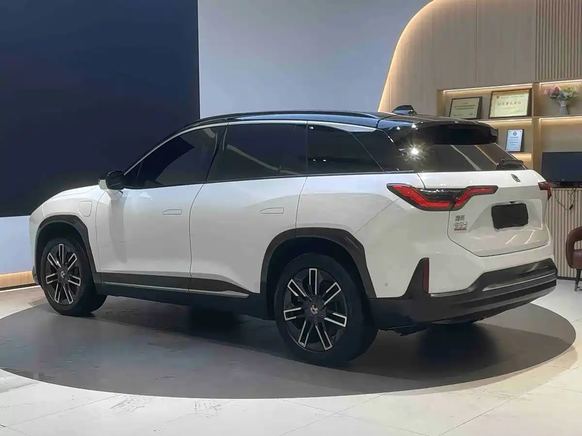 Фото 8 - NIO ES6