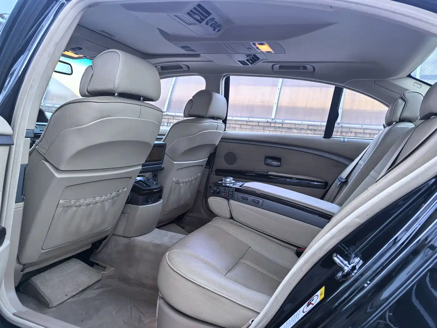 BMW 7 Series 2005 Model 750Li фото 12
