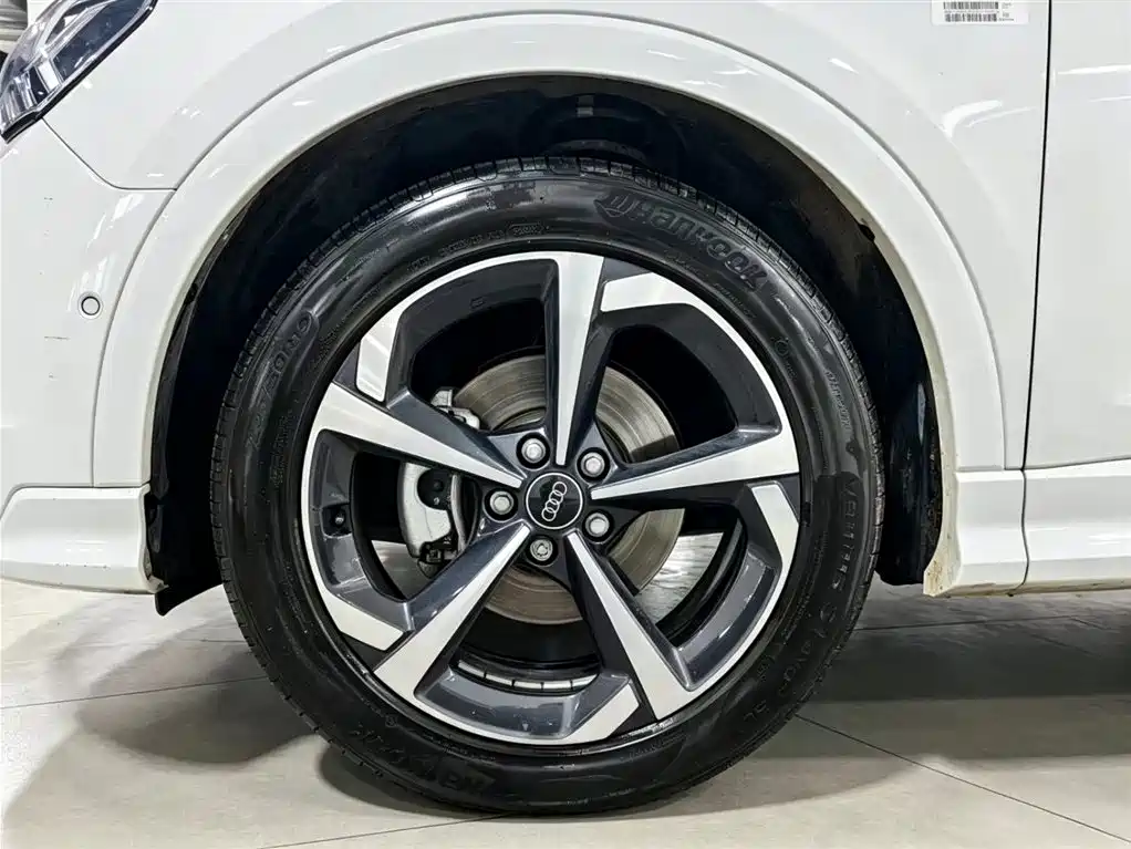Audi Q3 2024 35 TFSI Fashion Sport фото 15