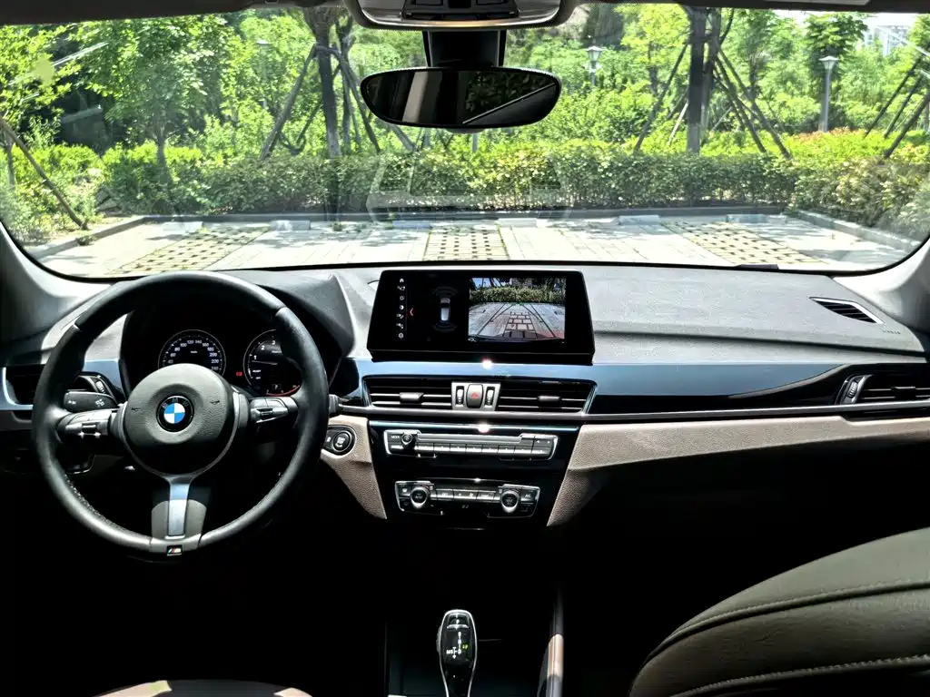 BMW X1 2022 sDrive25Li Leading фото 14