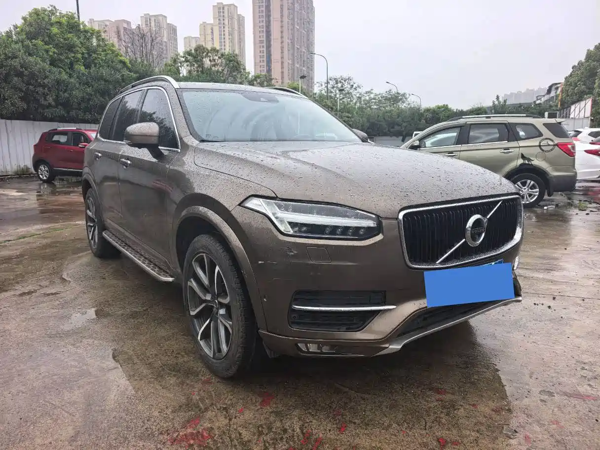 Фото 2 - Volvo XC90