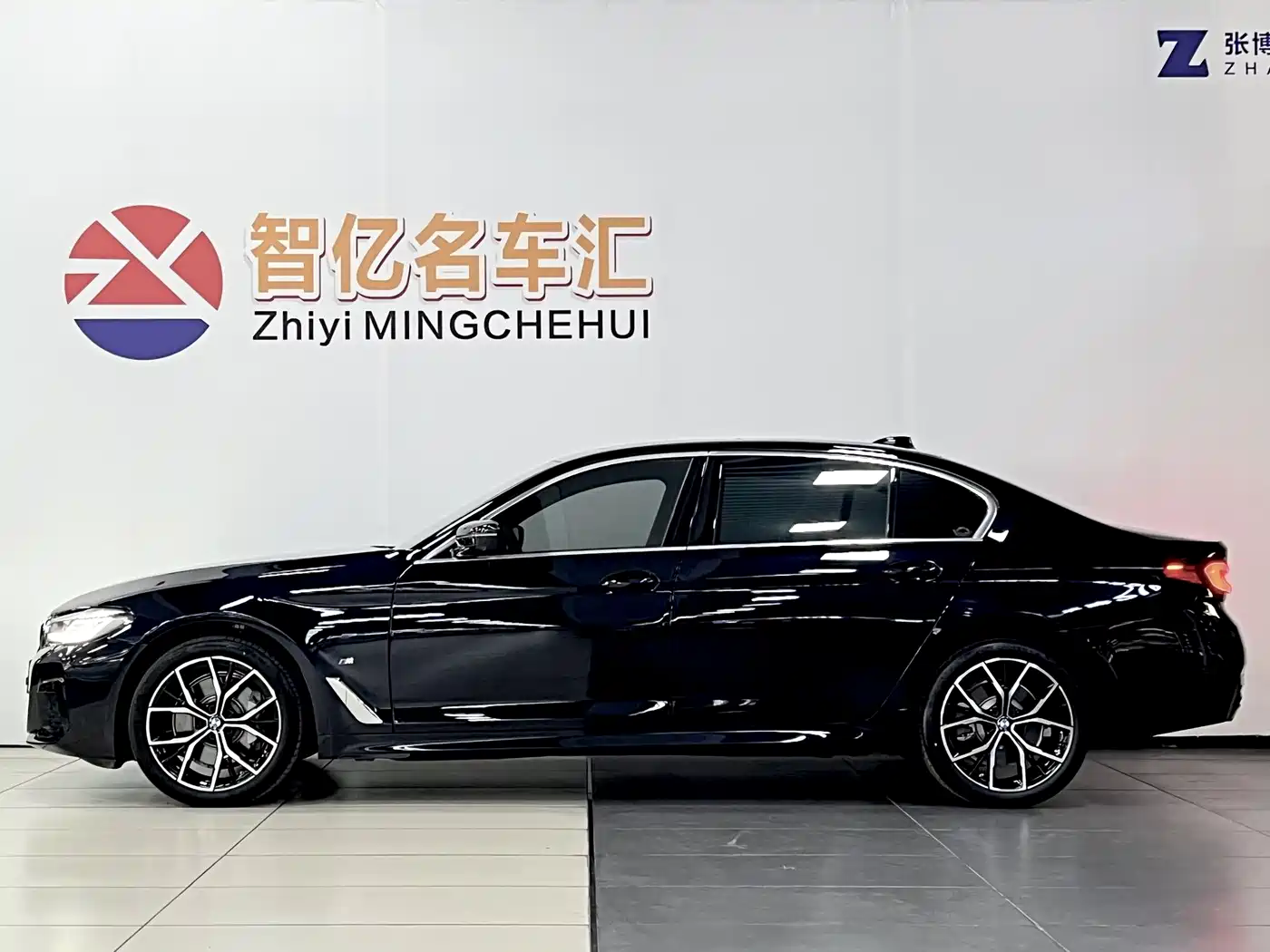 BMW 5 Series 2023 530Li Premium M Sport Package фото 4