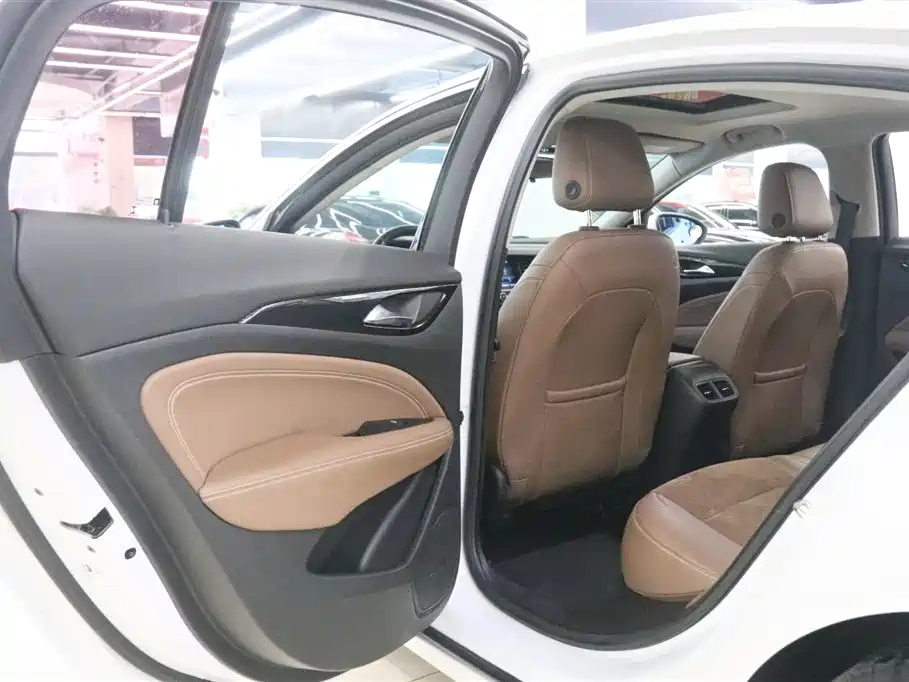 Buick Regal 2017 20T Elite Type фото 14